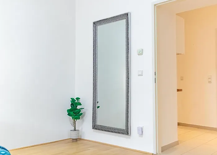 Apartment Affordable 2br Near Wiener Stadthalle